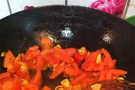 西红柿炖牛肉的做法以及小窍门