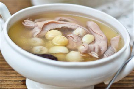 寒冷天必喝猪肚汤的做法