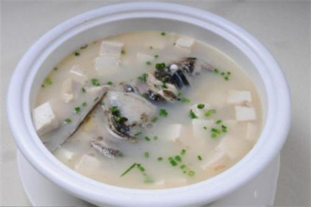 大厨教你美味鱼头豆腐汤的做法