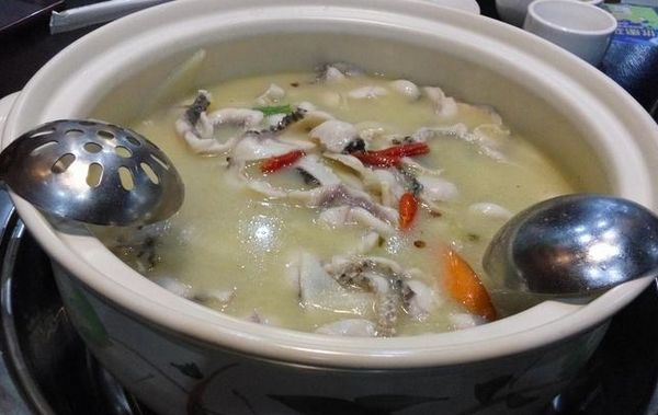 酸菜蛇段汤的常见做法 酸菜蛇段汤怎么做好吃